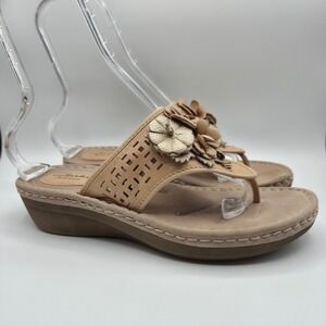 Clarks Artisan Thong Sandals Womens 10M Tan Excellent Floral Wedge 26068592